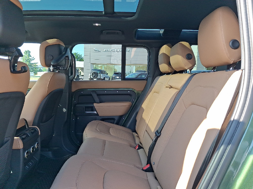 New 2026 Land Rover Defender 110 X-Dynamic SE AWD/4WD image 6