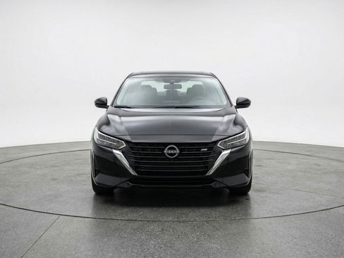 Used 2025 Nissan Sentra SV image 2