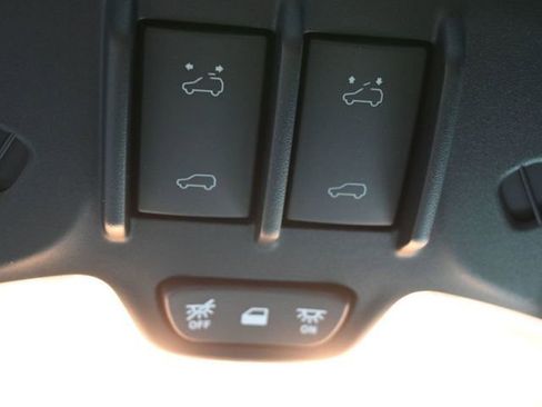 New 2026 Chevrolet Colorado ZR2 w/ Technology Package AWD/4WD image 36