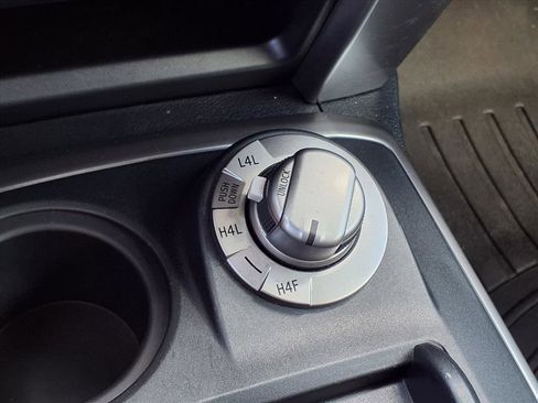 Used 2018 Toyota 4Runner Limited image 21