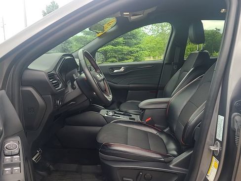 Used 2024 Ford Escape ST-Line w/ Tech Pack #1 AWD/4WD image 11