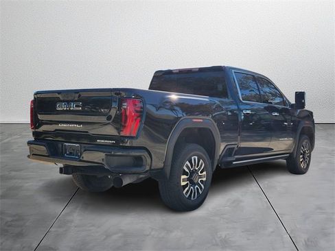 Used 2024 GMC Sierra 3500 Denali Ultimate image 4