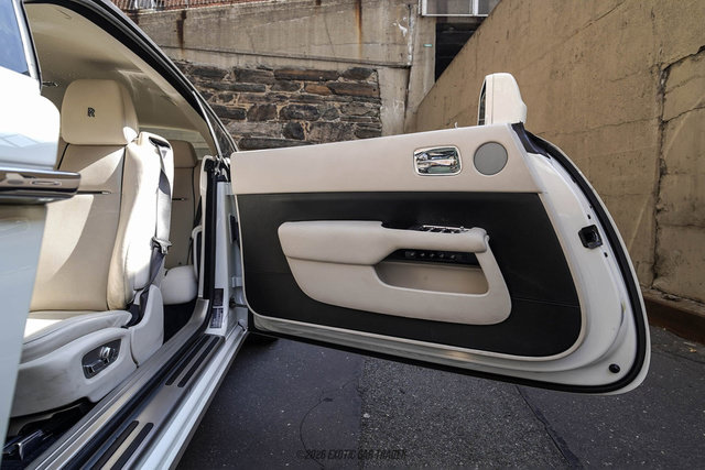 Used 2017 Rolls-Royce Wraith RWD image 51