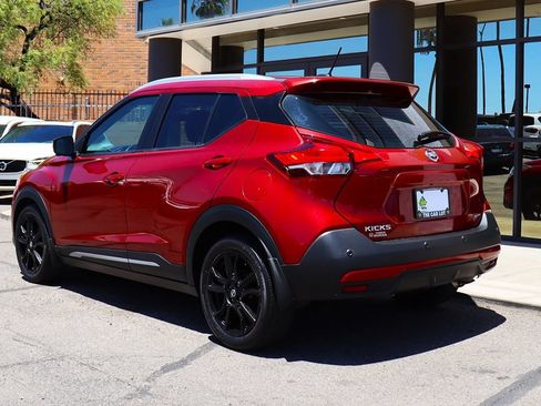Used 2020 Nissan Kicks SR w/ SR Premium Package FWD image 9