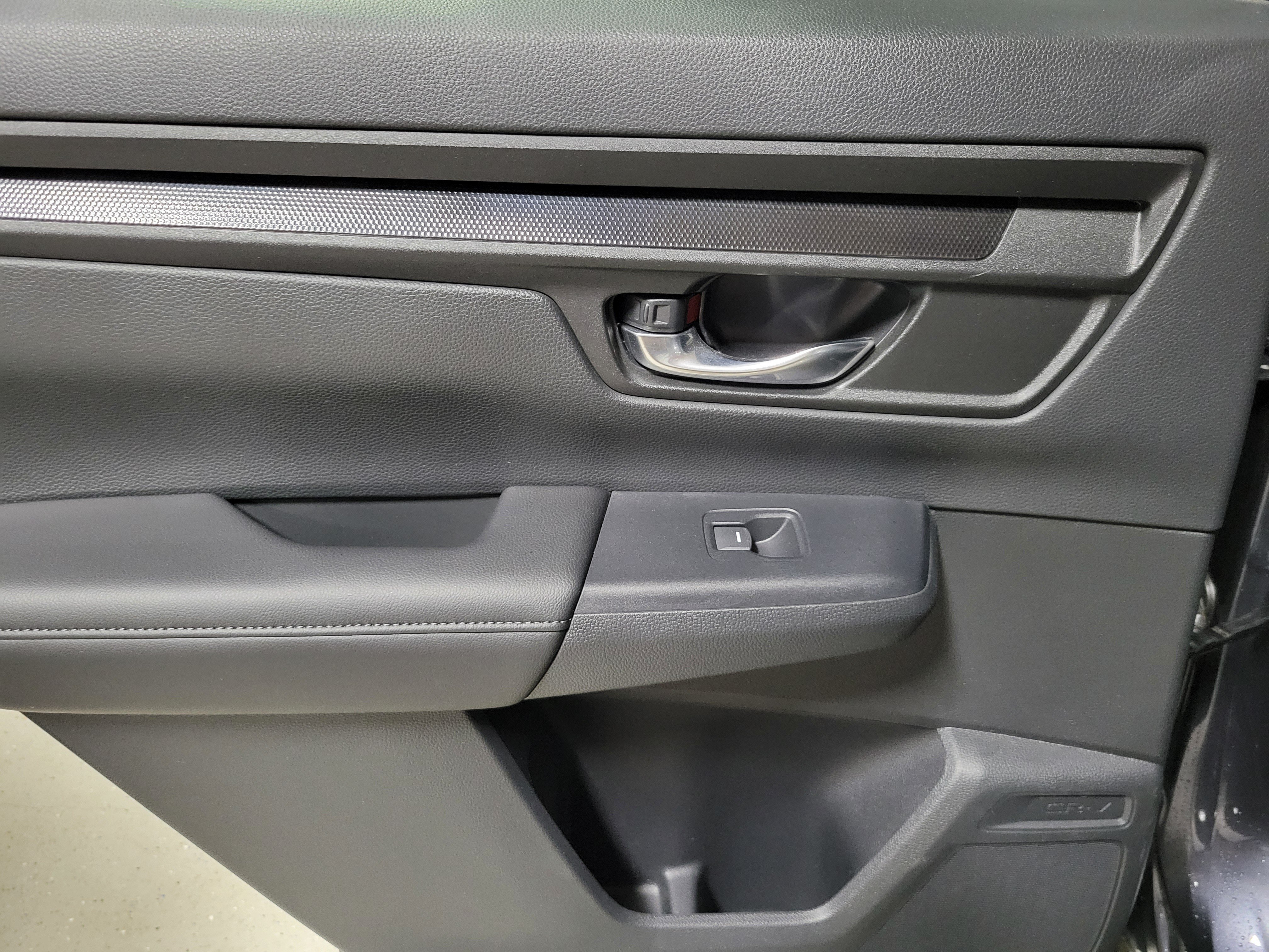 Used 2025 Honda CR-V EX image 17