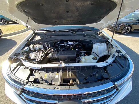 Used 2022 Ford Explorer XLT w/ Equipment Group 202A RWD image 29
