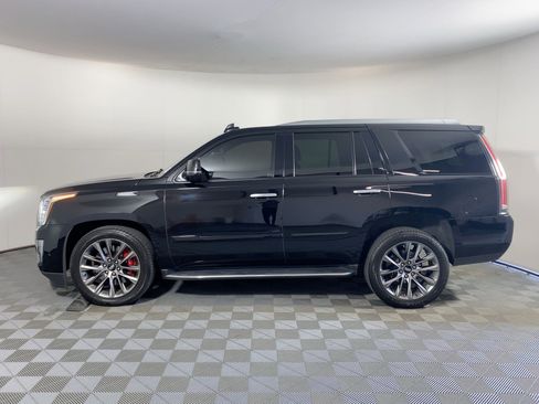 Used 2020 Cadillac Escalade Luxury image 2