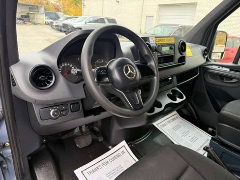 Used 2019 Mercedes-Benz Sprinter 144 image 24