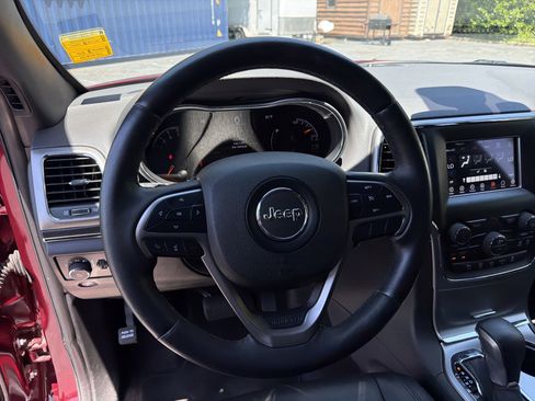 Used 2018 Jeep Grand Cherokee Limited AWD/4WD image 23