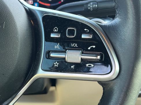 Used 2023 Mercedes-Benz GLB 250 image 24