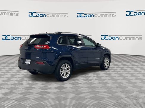 Used 2018 Jeep Cherokee Latitude w/ Cold Weather Group AWD/4WD image 8