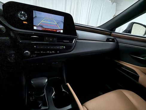 Used 2023 Lexus ES 300h w/ Premium Package image 20