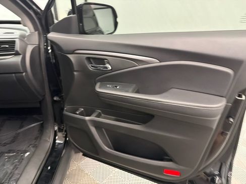 Used 2023 Honda Ridgeline Sport image 14