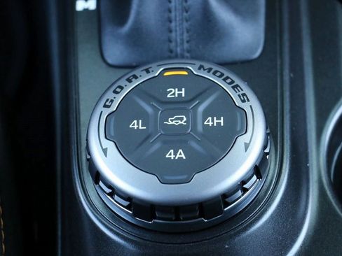 Used 2022 Ford Bronco Badlands image 32