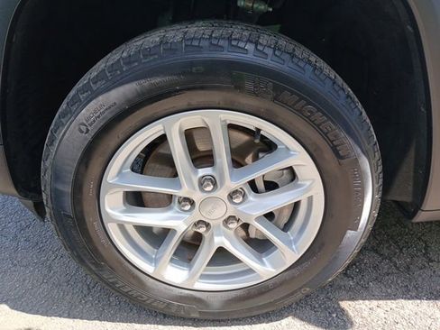 Used 2023 Jeep Grand Cherokee L Laredo RWD image 60