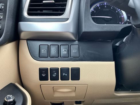 Used 2019 Toyota Highlander Limited Platinum image 23
