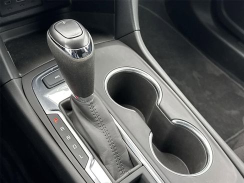 Used 2021 Chevrolet Equinox LT image 25