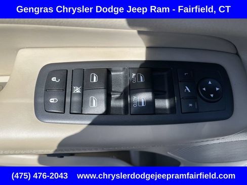 Used 2019 Jeep Grand Cherokee Overland AWD/4WD image 36