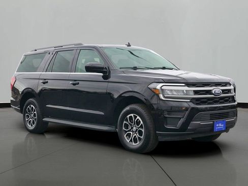 Certified 2024 Ford Expedition Max XLT image 4