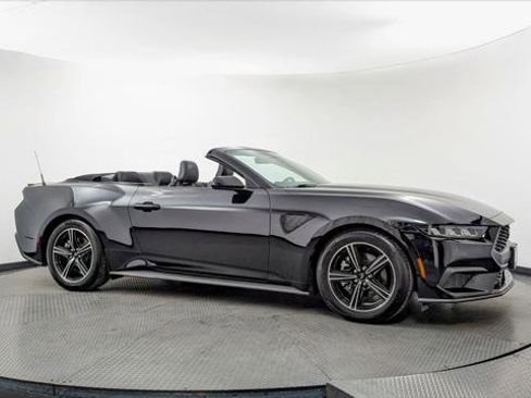 Used 2024 Ford Mustang Premium image 9