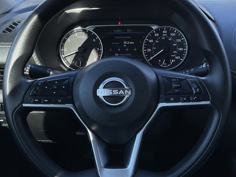 Used 2024 Nissan Sentra SV image 12