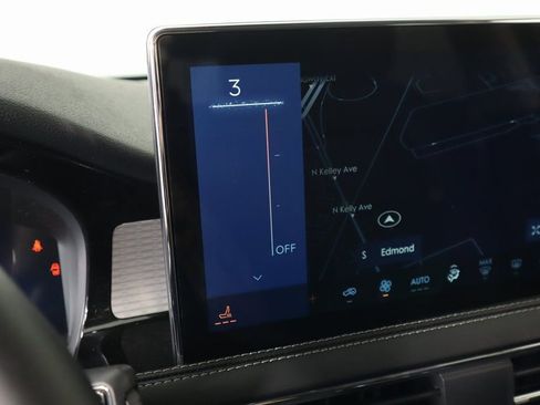 New 2026 Lincoln Corsair Premiere FWD image 8