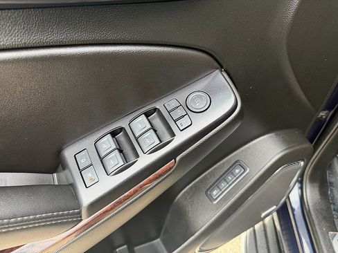 Used 2018 GMC Yukon XL SLT image 12