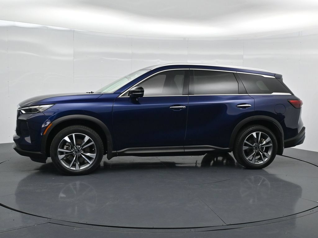 Used 2023 INFINITI QX60 Luxe w/ Performance Audio Package FWD image 2