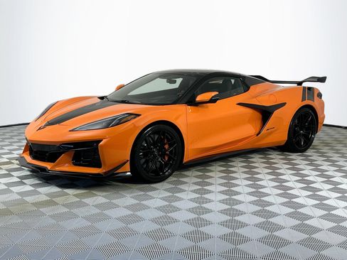 Used 2023 Chevrolet Corvette Z06 w/ Z07 Performance Package RWD image 29