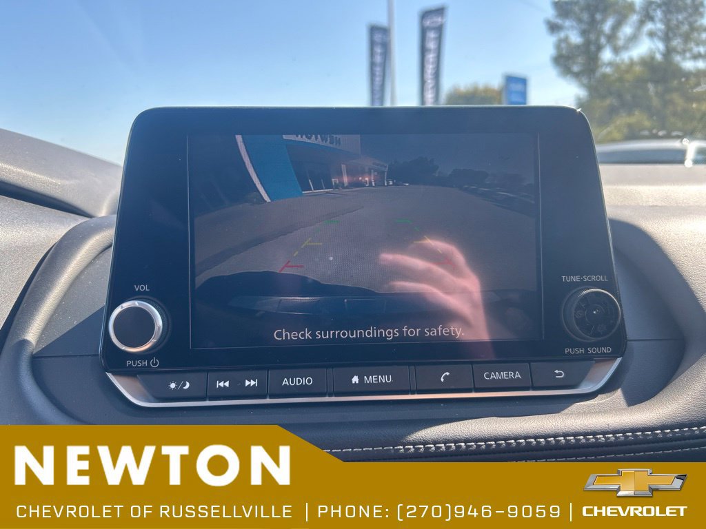 Used 2025 Nissan Rogue SV FWD image 6