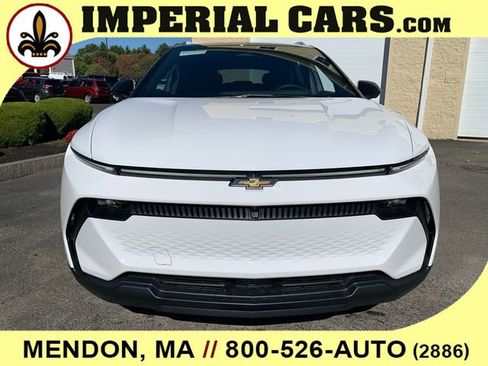 New 2026 Chevrolet Equinox EV LT image 4