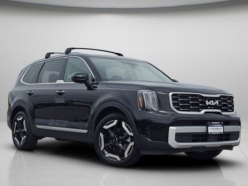 Used 2025 Kia Telluride S AWD/4WD image 2