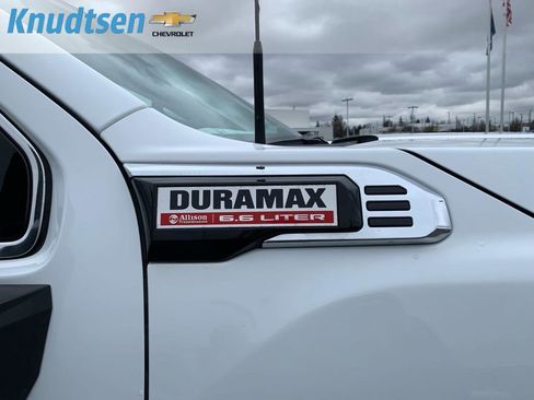 Used 2024 GMC Sierra 2500 SLE w/ SLE Value Package image 9