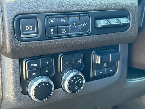 Used 2021 GMC Yukon Denali w/ Denali Premium Package image 33