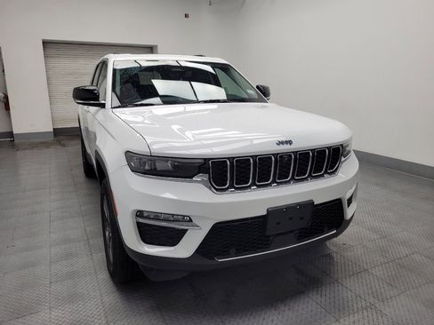 Used 2022 Jeep Grand Cherokee Limited 4xe w/ Luxury Tech Group II image 14