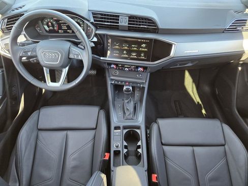 Certified 2025 Audi Q3 2.0T Premium w/ Convenience Package image 32