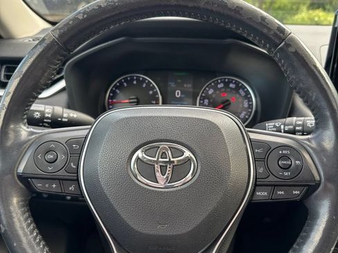 Used 2019 Toyota RAV4 XLE w/ Convenience Package AWD/4WD image 8