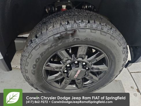 Used 2024 GMC Sierra 2500 AT4 w/ Technology Package image 24