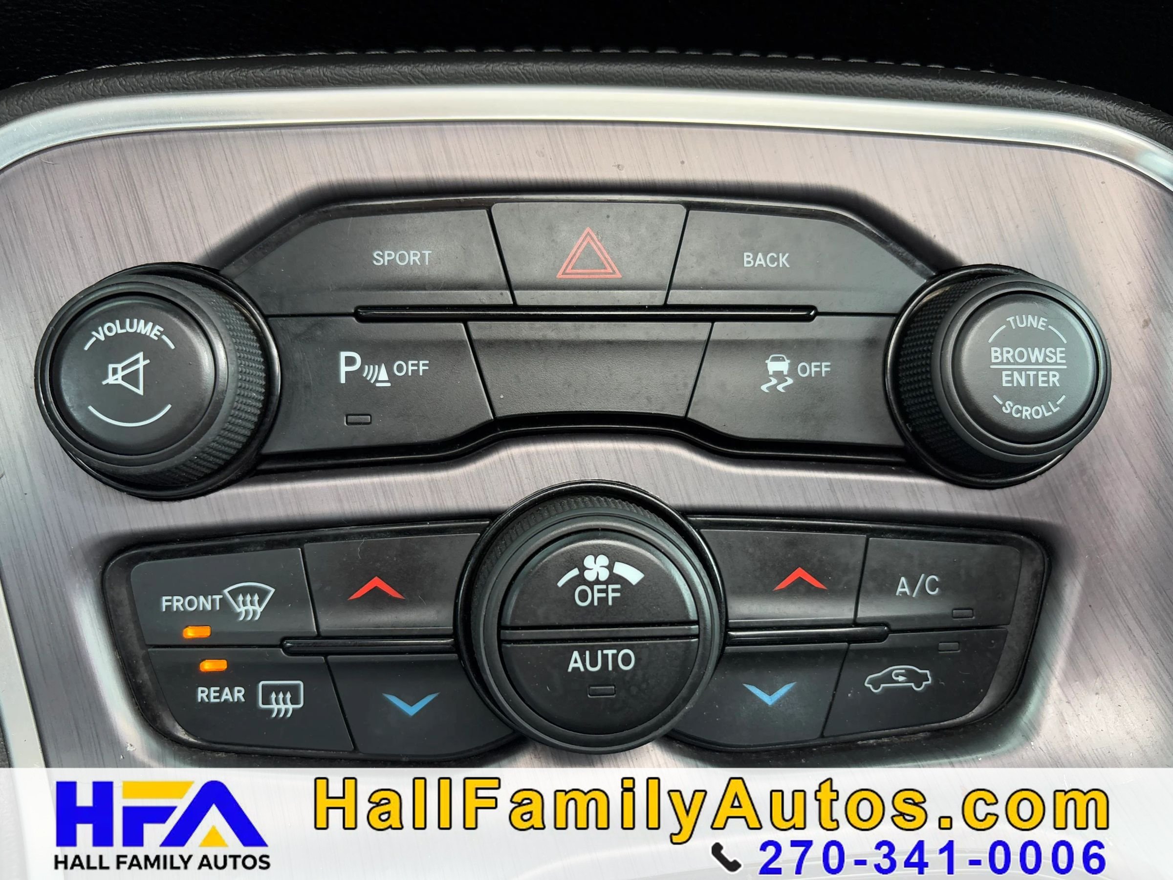 Used 2015 Dodge Challenger R/T RWD image 29