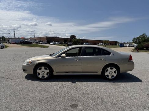 Used 2009 Chevrolet Impala LS FWD image 2