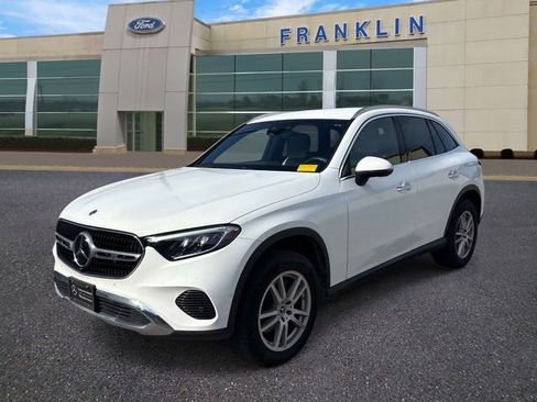 Used 2023 Mercedes-Benz GLC 300 4MATIC image 3