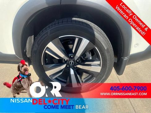 Used 2023 Nissan Rogue SL w/ SL Premium Package FWD image 9