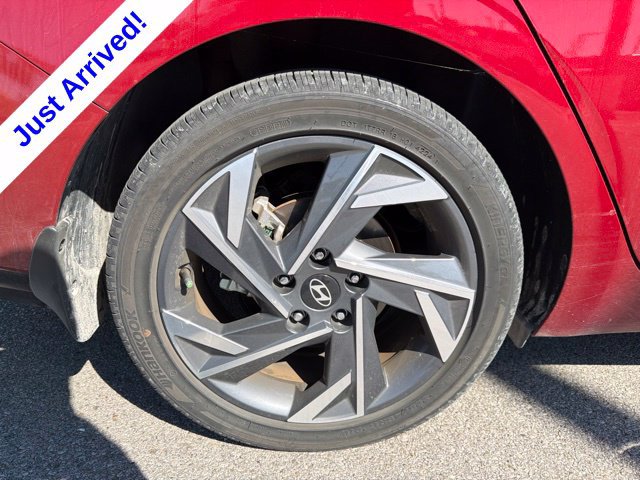 Used 2025 Hyundai Elantra SEL FWD image 16