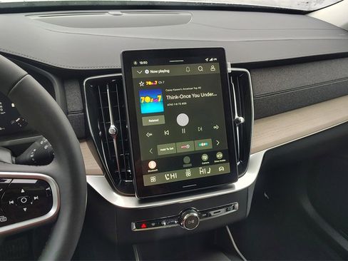 New 2026 Volvo XC90 B5 Plus image 18