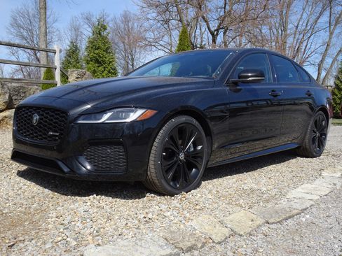 New 2024 Jaguar XF R-Dynamic SE image 5