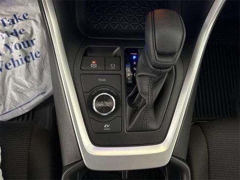 Used 2025 Toyota RAV4 LE image 22