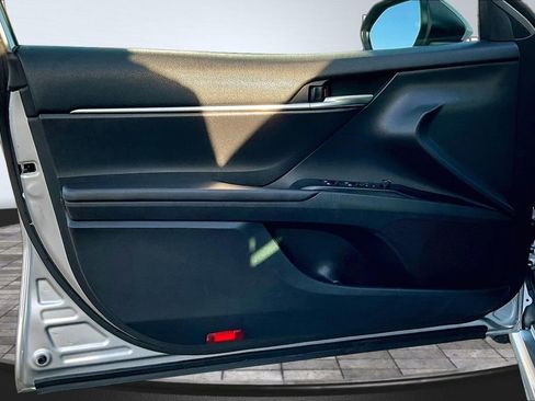 Used 2020 Toyota Camry SE image 22