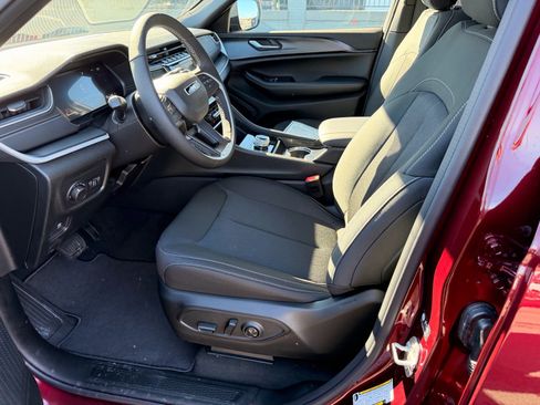 New 2026 Jeep Grand Cherokee Laredo X AWD/4WD image 8