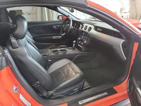 Used 2016 Ford Mustang Premium RWD image 17
