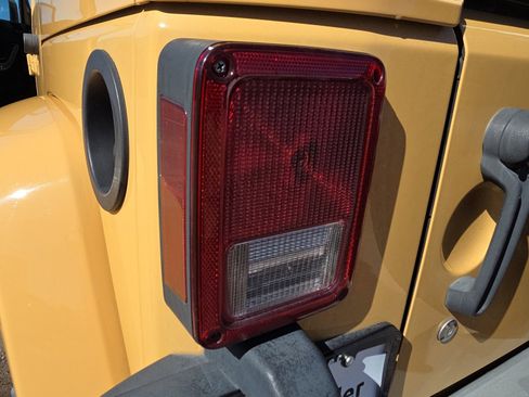 Used 2013 Jeep Wrangler Unlimited Sahara w/ Connectivity Group image 24